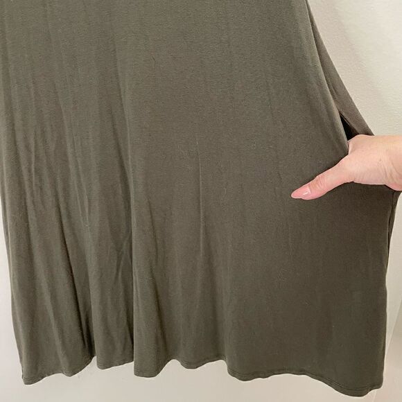 Socialite| Small | with Pockets| flowy|Dress - Picture 9 of 11